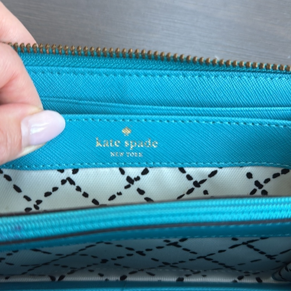 Kate Spade ♠️ Full Size Zip Around Wallet - Picture 8 of 8